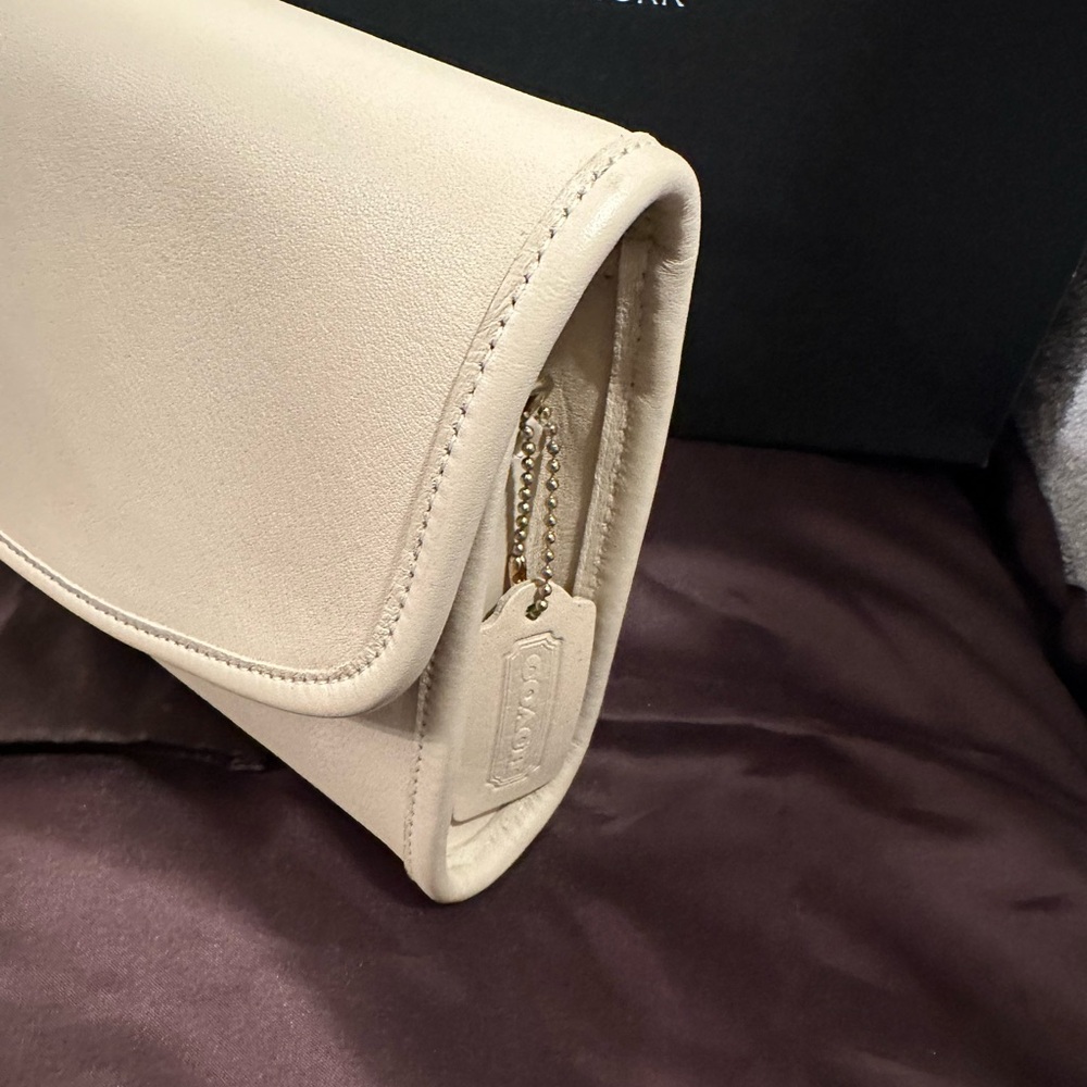 Iconic Coach bone vintage crossbody - Picture 6 of 13